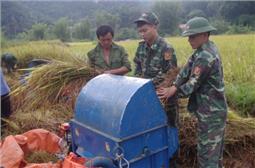 Gắn bó với đồng bào biên giới